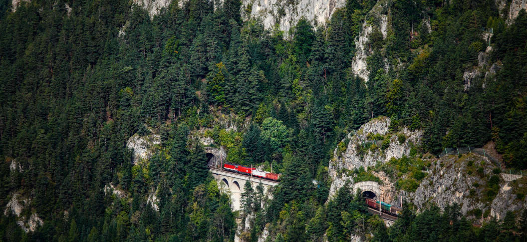 Sujet_Bahn_ohne Logo.jpg